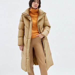 ARITZIA THE CLOUD PUFF MAXI. OXFORD TAN. SIZE MEDIUM